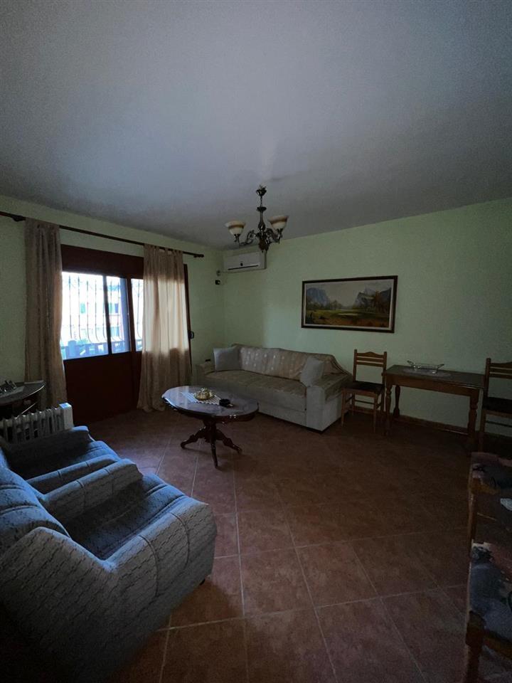 SHITET APARTAMENTI 2+1 NE PALLAT EGZISTUES