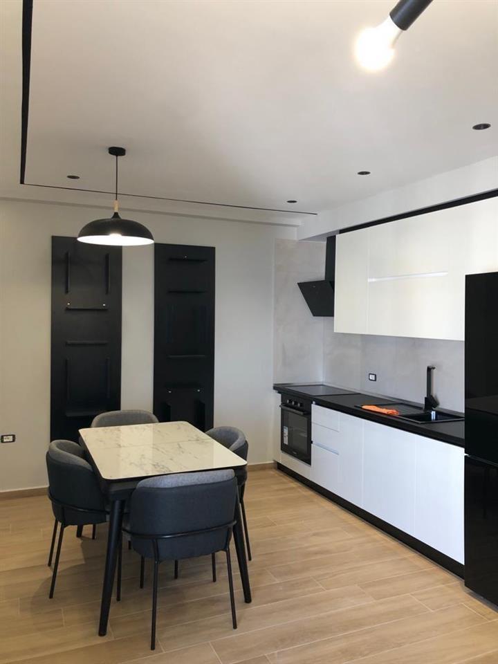 JEPET ME QERA APARTAMENT 1+1 PRANE TIKU & MATO