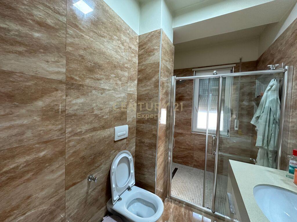 Qira Apartment 2+1+1 Kopshti Botanik Zoologjik 900 € /Muaj