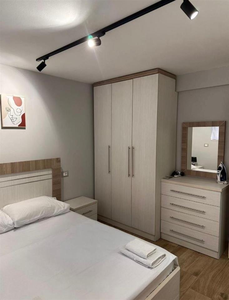 JEPET APARTAMENT ME QERA NE VOLLGA !