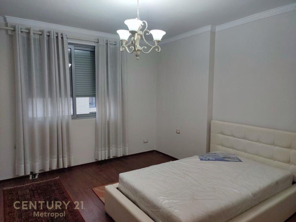 Qira Apartment 3+1+2 Kopshti Botanik Zoologjik 850 € /Muaj