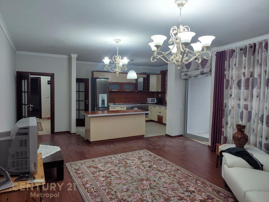 Qira Apartment 3+1+2 Kopshti Botanik Zoologjik 850 € /Muaj