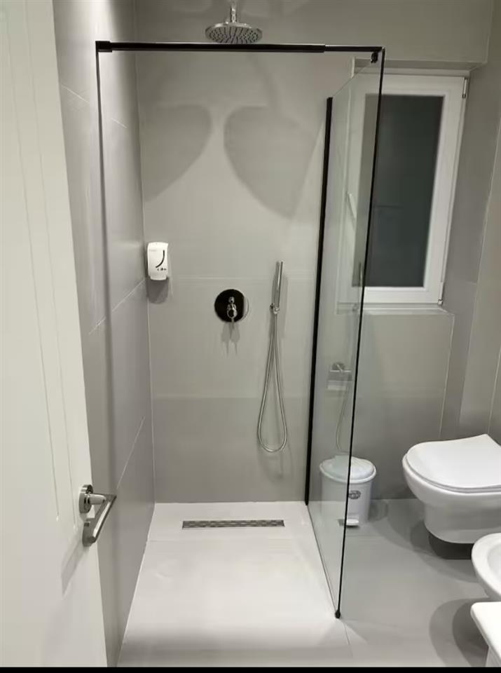 Jepet me qera apartament vetem 5 minuta nga sheshi Skenderbe