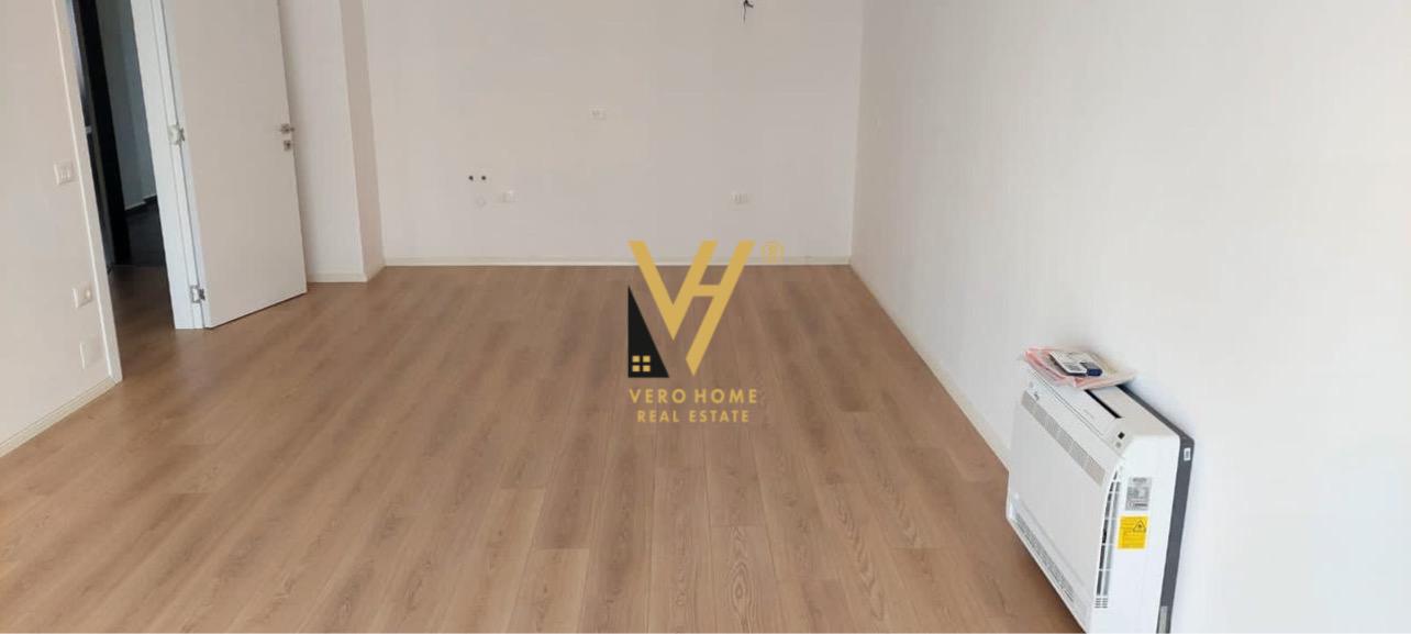 JEPET ZYRE 80 M2 ME QERA TE ARLIS , RRUGA E DIBRES