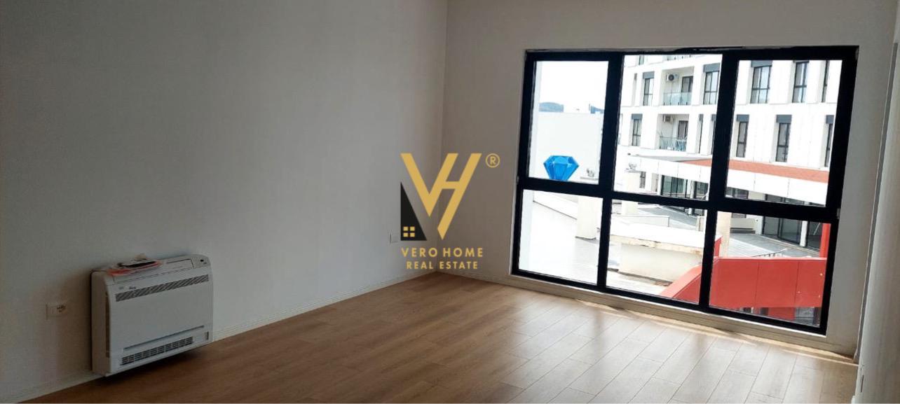 JEPET ZYRE 80 M2 ME QERA TE ARLIS , RRUGA E DIBRES