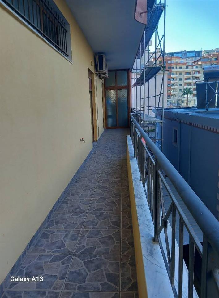 Dydhoma gjumi me Qera Afatgjate ne Bulevardin Vlore-Skel