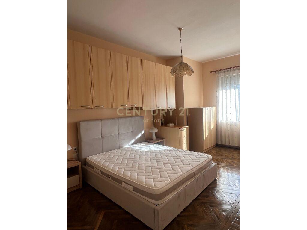 Apartament 2+1 me qira tek Stacioni i Trenit, Durres!