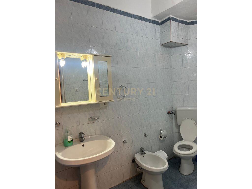 Apartament 2+1 me qira tek Stacioni i Trenit, Durres!