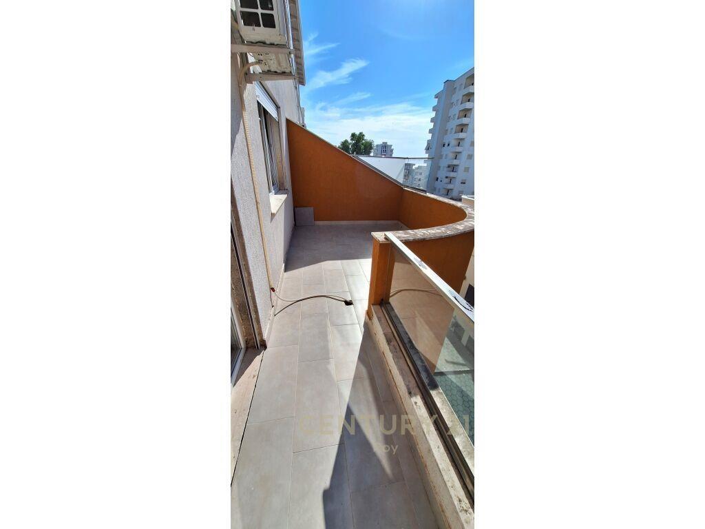 Apartament 1+1 Për Qira në Plazh Hekurudha, Durrës – 350€