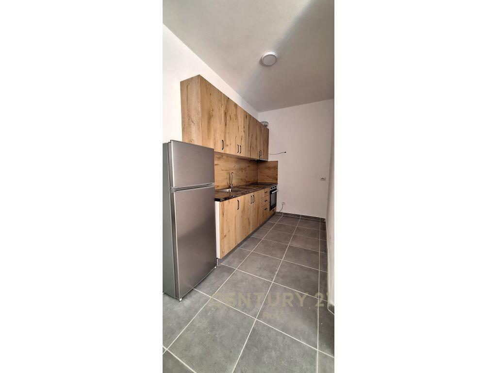 Apartament 1+1 Për Qira në Plazh Hekurudha, Durrës – 350€