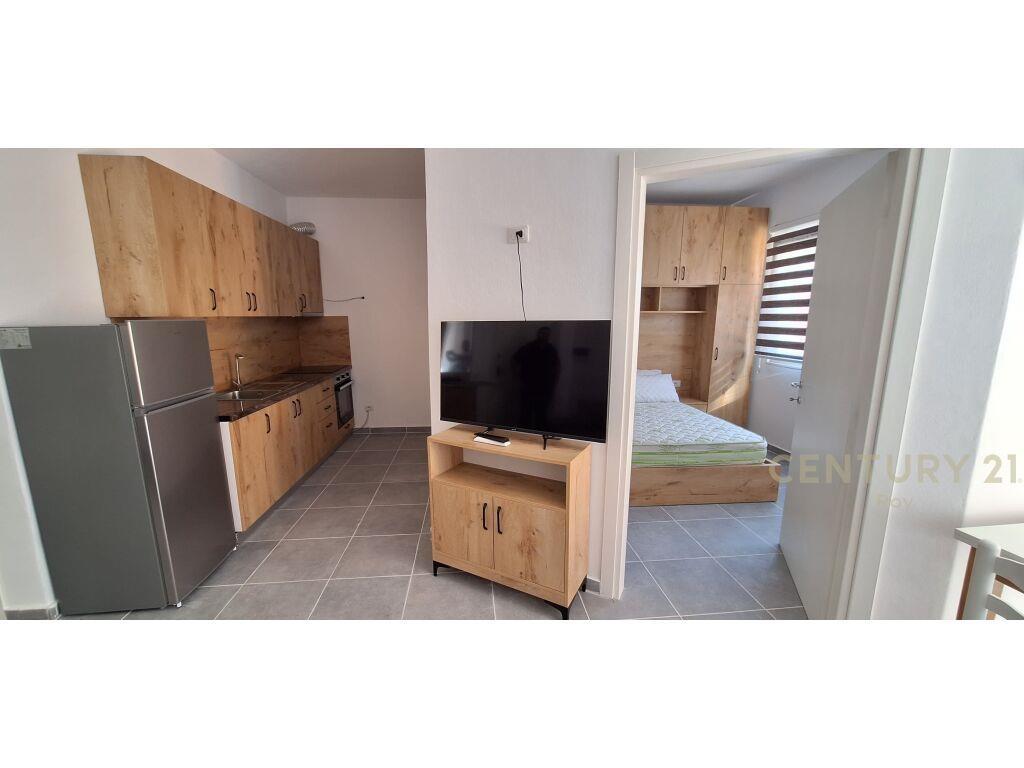 Apartament 1+1 Për Qira në Plazh Hekurudha, Durrës – 350€