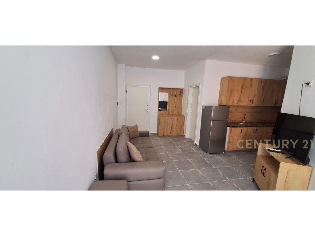 Apartament 1+1 Për Qira në Plazh Hekurudha, Durrës – 350€