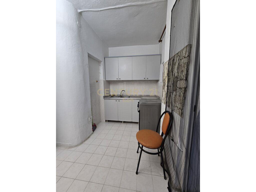 Shitet Apartament 1+1 me Mundësi Kthimi në 2+1 në Durrës!