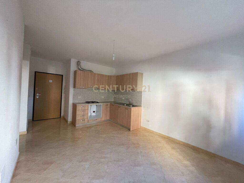 SHITET APARTAMENT 1+1 NE PLAZH RROTA KUQE, DURRES!