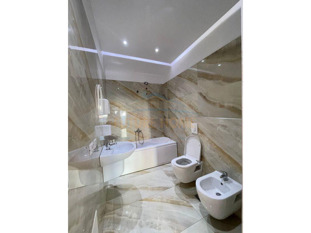 Qera, Ambient Biznesi, Ring Center, Zogu i Zi, Tiranë