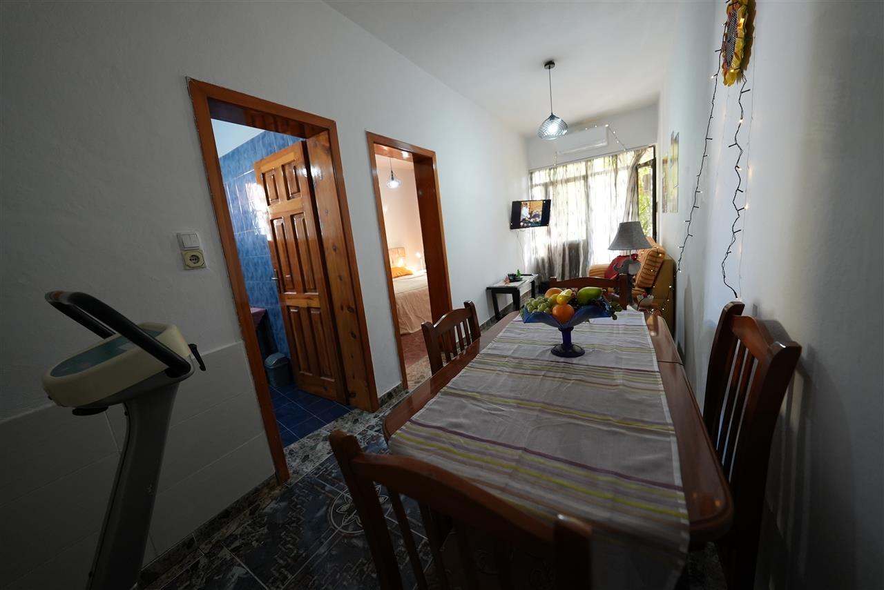 Jepet me qira hyrje 1+1+aneks e mobiluar