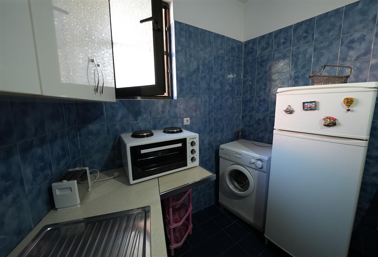 Jepet me qira hyrje 1+1+aneks e mobiluar