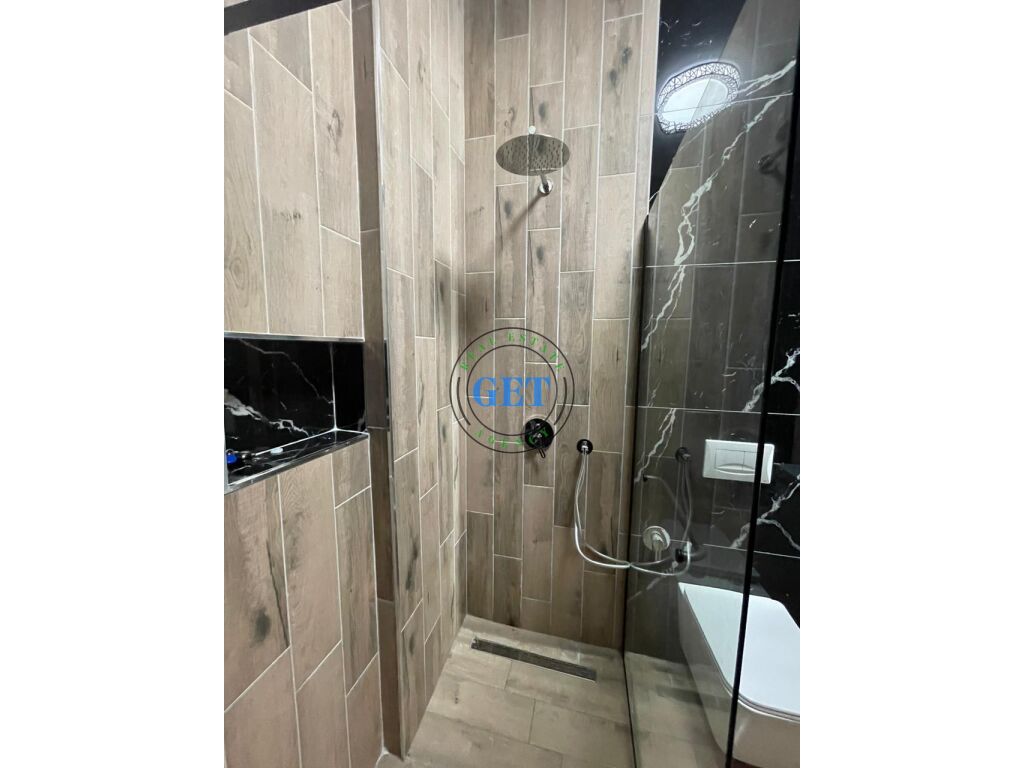 Shitet, Apartament 3+1, Shkolla “Bajram Curri