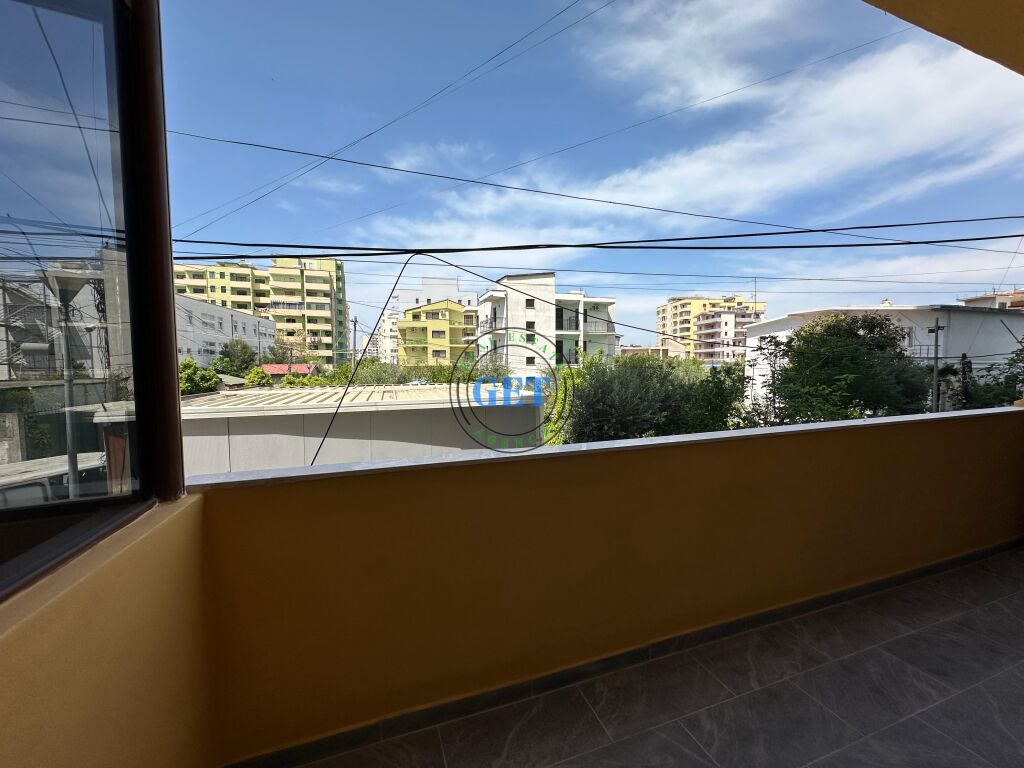 Shitet, Apartament 3+1, Shkolla “Bajram Curri
