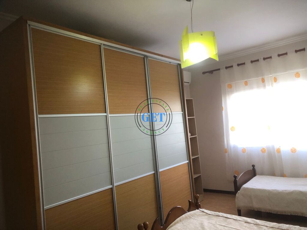 Qira, Apartament 1+1Shkolla” Kushtrimi I Lirise