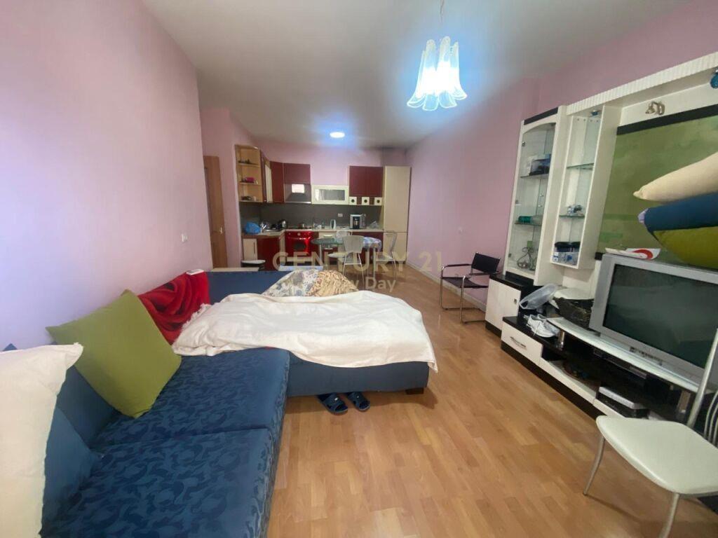 SHITET APARTAMENT 2+1 NE QENDER TE DURRESIT!