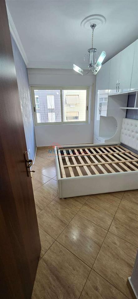 Apartament 1+1 ne shitje Ish Parku prane Kontaktit