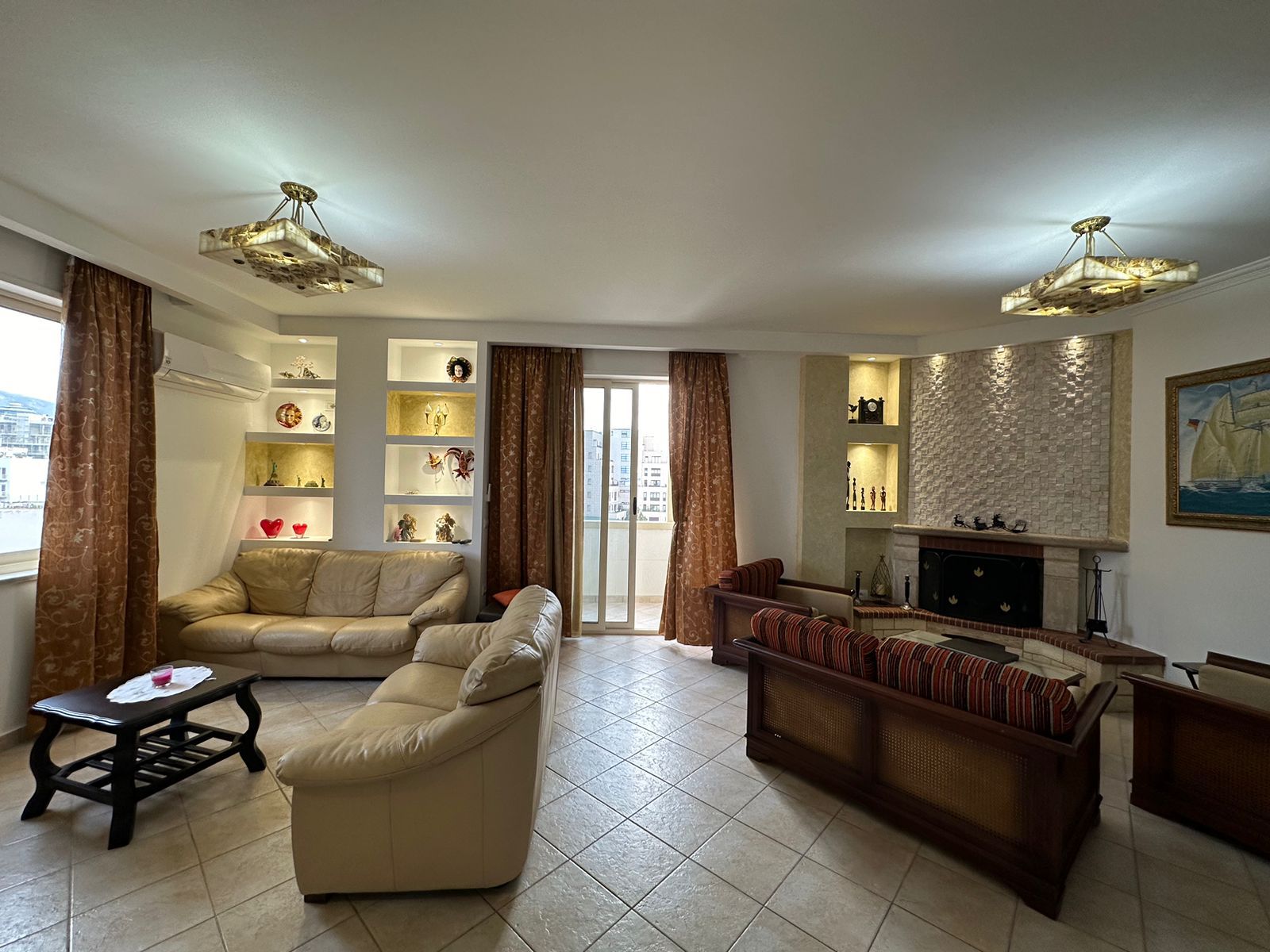 Qira, 2+1 Rruga e Barrikadave”, Tirane 800 Euro