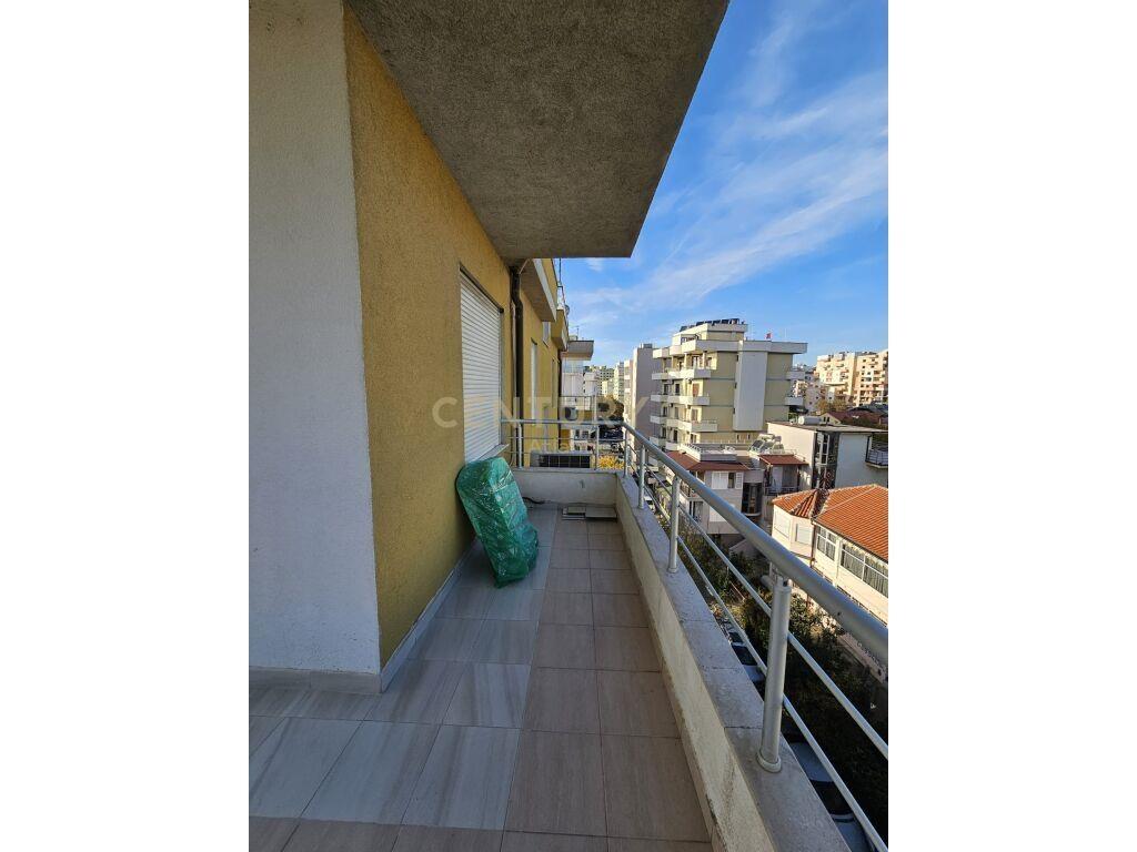 JEPET ME QERA SUPER APARTAMENT VIJE E PARE ME DETIN PLAZH RR