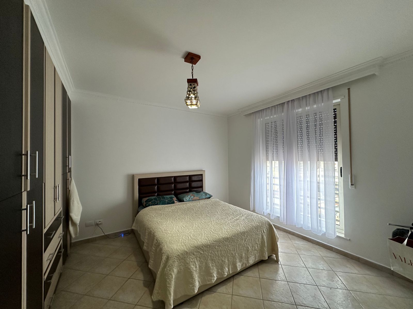 Qira, 2+1 Rruga e Barrikadave”, Tirane 800 Euro