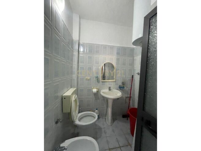 JEPET APARTAMENT ME QIRA 2+1 , PRANE MUZEUMIT ! Durrës, Alb