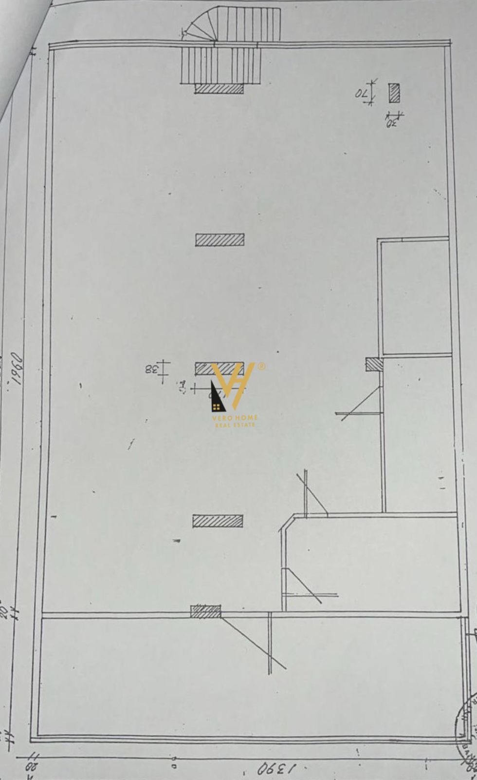 ZYRE 350 M2 ME QERA TE SHESHI WILLSON 4.500 EURO