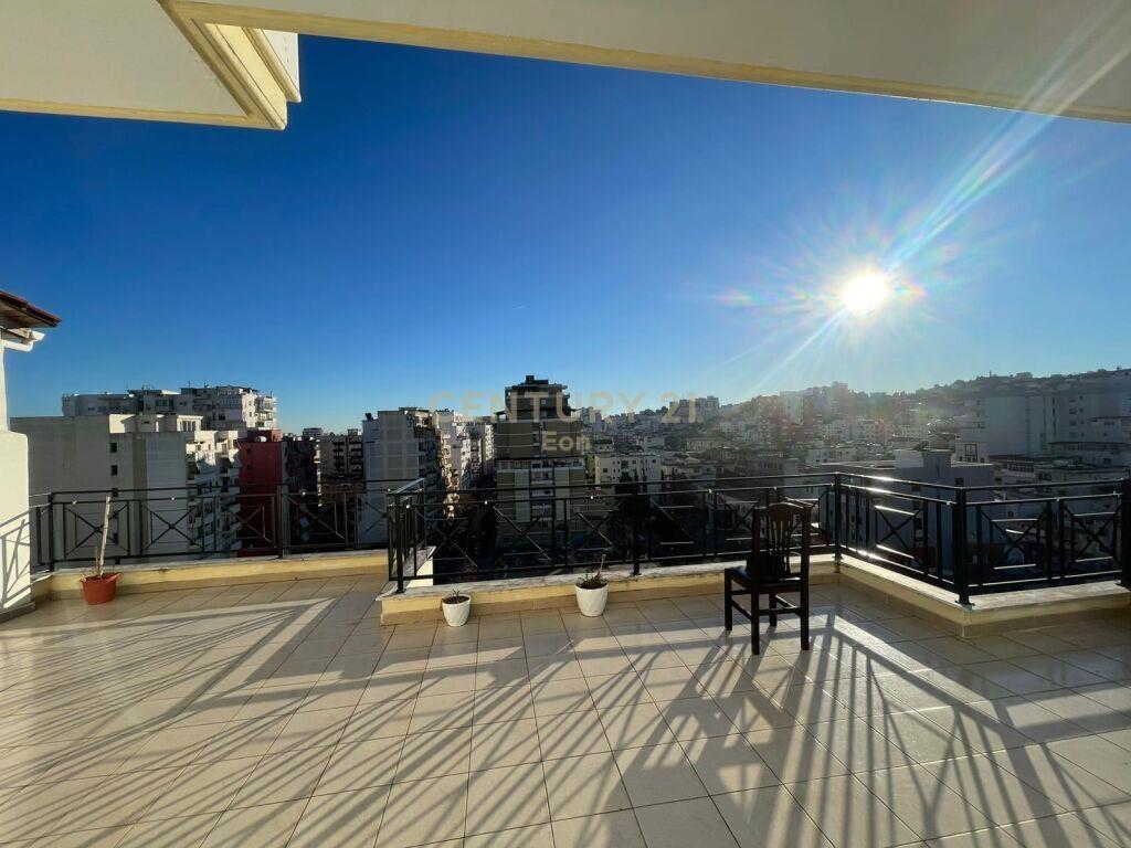 Apartament 1+1 + Verande me Qira në Lagja nr.6, Durrës – 300