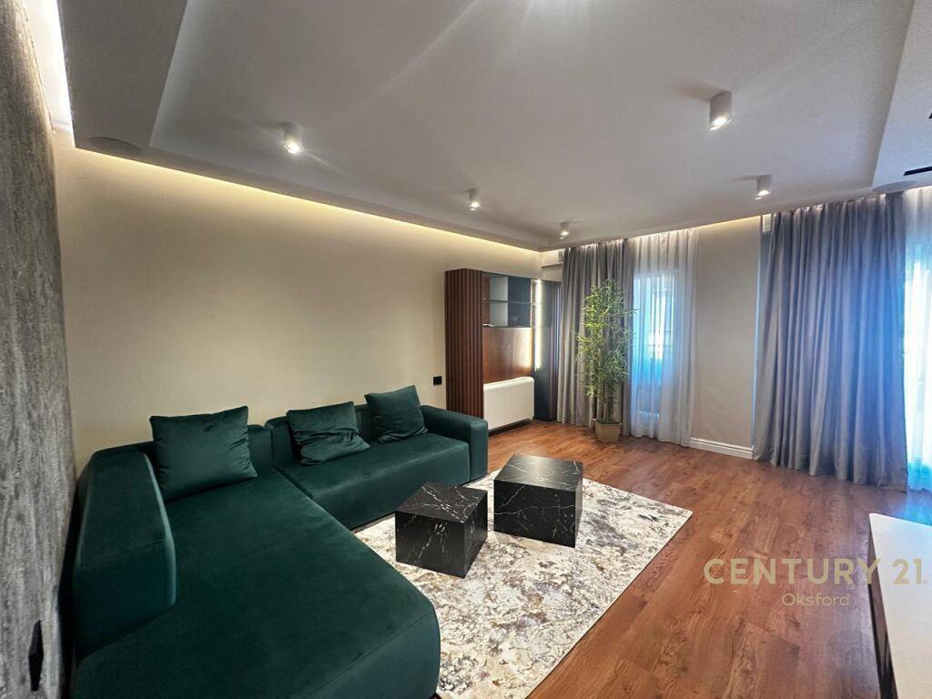 SHITET PENTHOUSE LUKSOZ 3+1+VERANDE TE KOPSHTI BOTANIK!