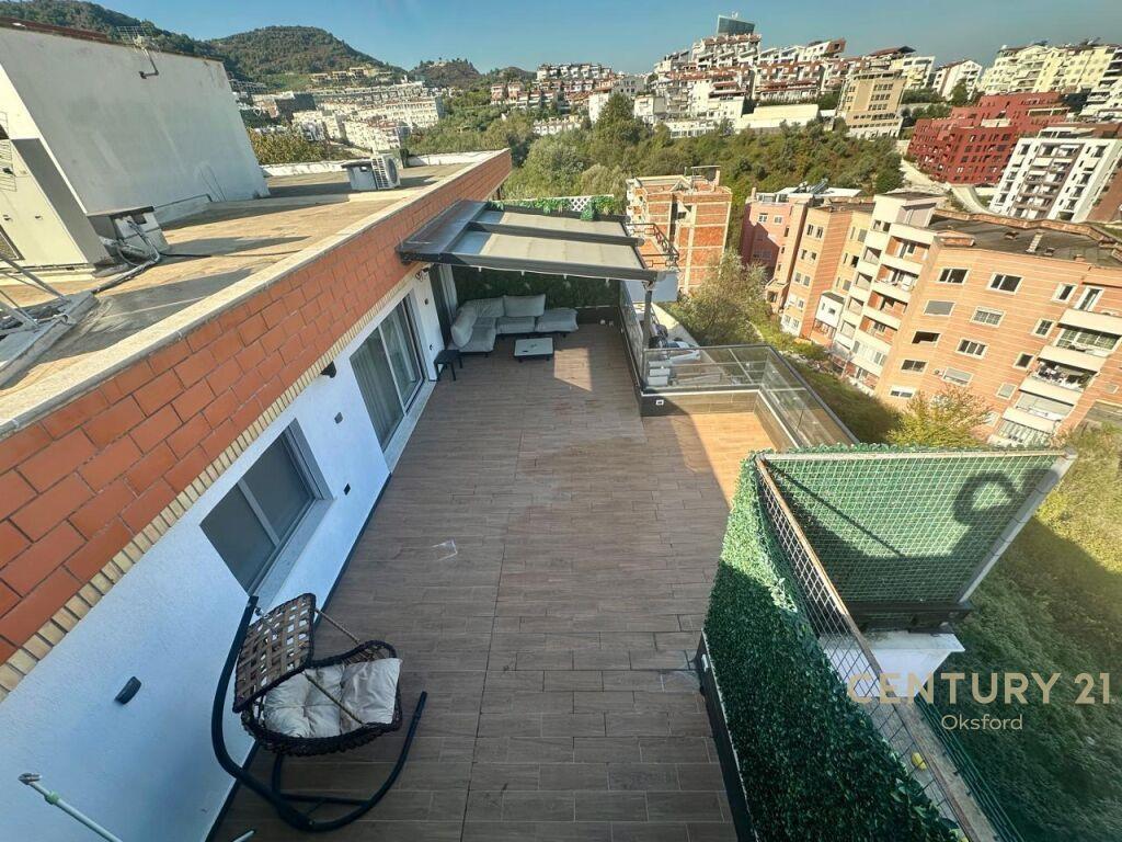 SHITET PENTHOUSE LUKSOZ 3+1+VERANDE TE KOPSHTI BOTANIK!