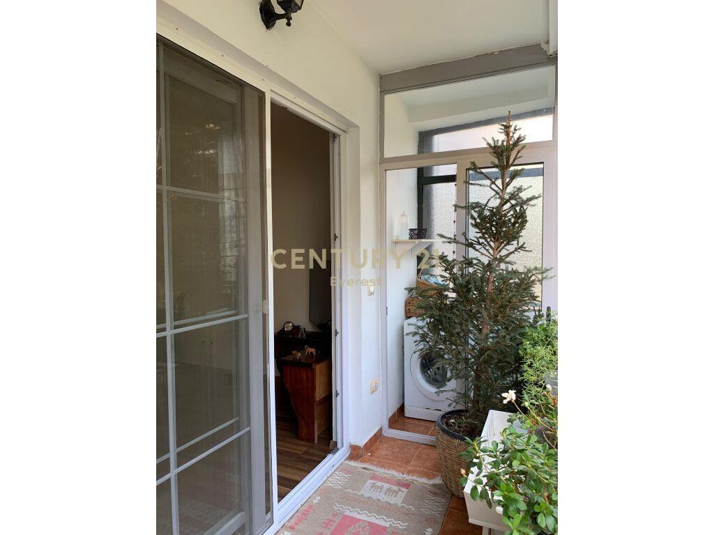 RRUGA BARDHYL, JAPIM ME QIRA APARTAMENT 1+1!