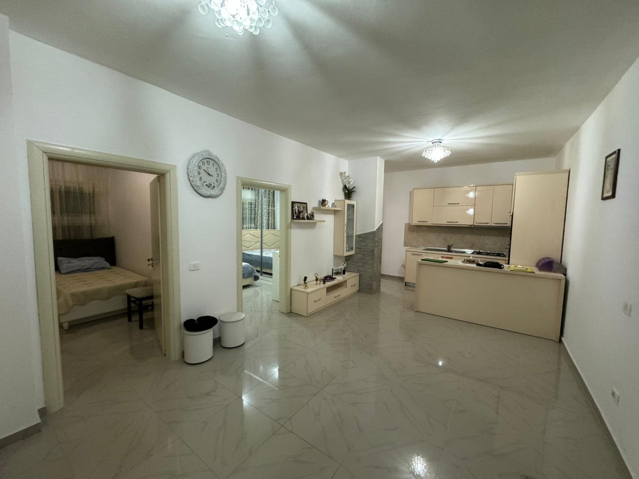 JEPET ME QIRA APARTAMENTE ME ADRES; FIER