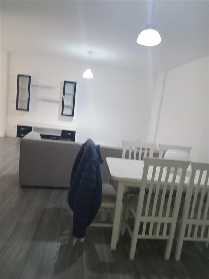 Apartament me qera te Globe perball Delijorgjit.