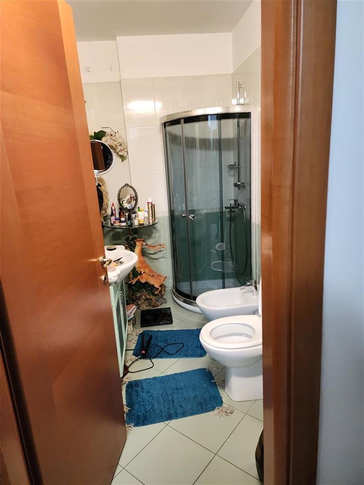 APARTAMENT 144M² 5 MIN LARG QENDRES NE SHITJE