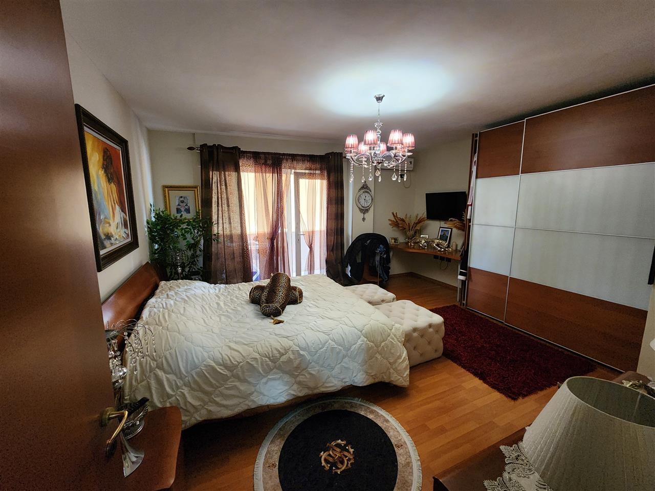 APARTAMENT 144M² 5 MIN LARG QENDRES NE SHITJE