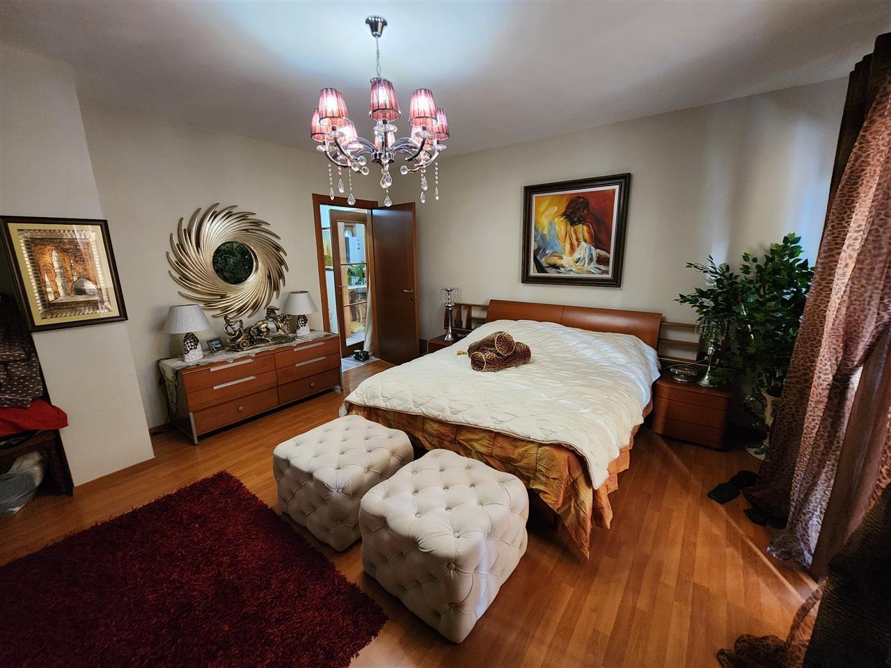 APARTAMENT 144M² 5 MIN LARG QENDRES NE SHITJE