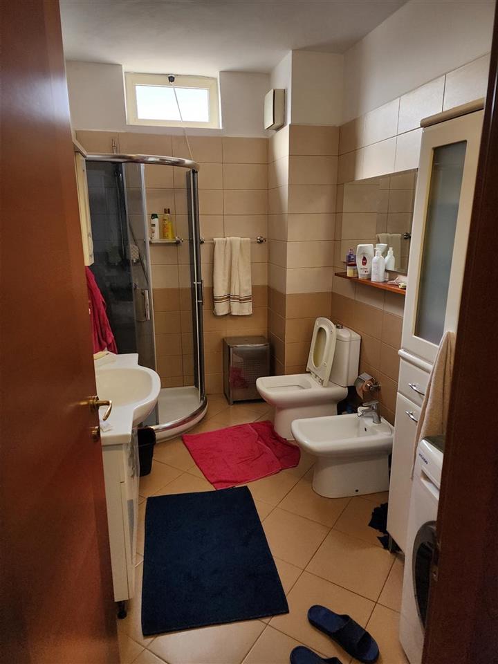 APARTAMENT 144M² 5 MIN LARG QENDRES NE SHITJE