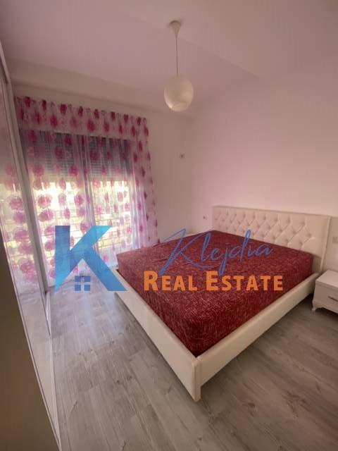 2+1 per qira te Pazari i Ri