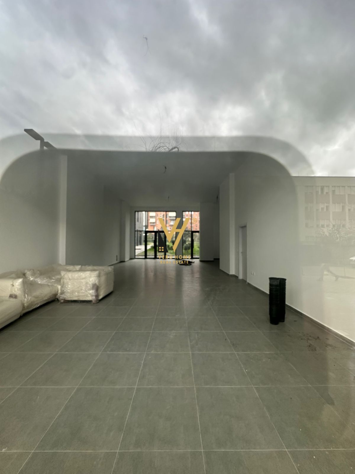 131 M2 ME QERA NE KINOSTUDIO 2.000 EURO