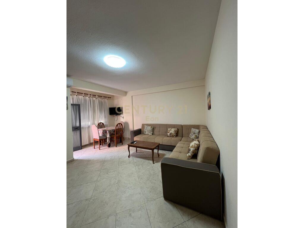Apartament 1+1 për Qira në Plazh Stacioni i parë, Durrës.