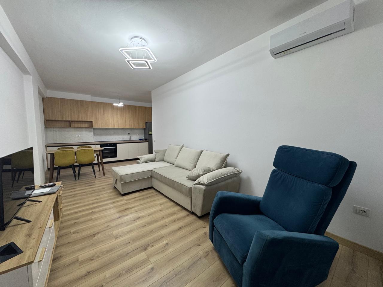 Jepet me Qira Apartament 2+1, Prane Ish Parkut