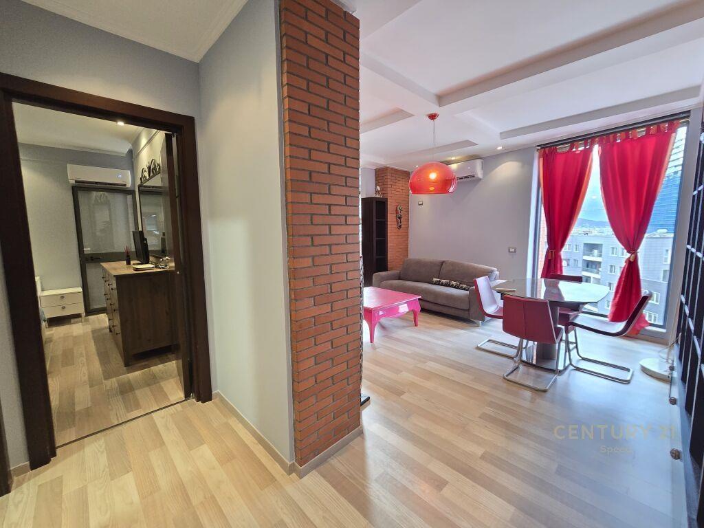 Apartament 2+1 me qira ne qender te Tiranes!