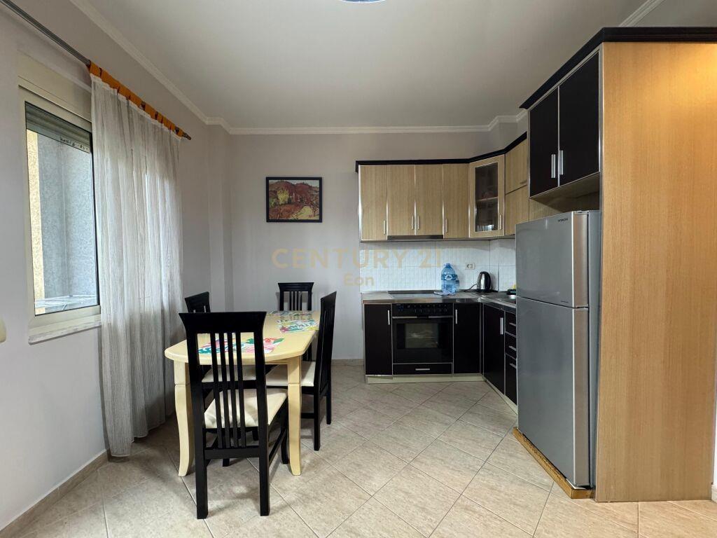 APARTAMENT 1+1 PRANE DETIT NE SHKEMBIN E KAVAJES!