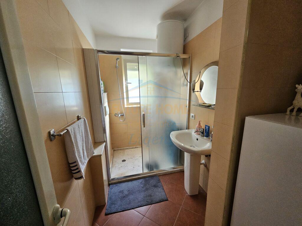 Apartamenti 2+1 per shitje tek Liqeni i Thate.230000 euro
