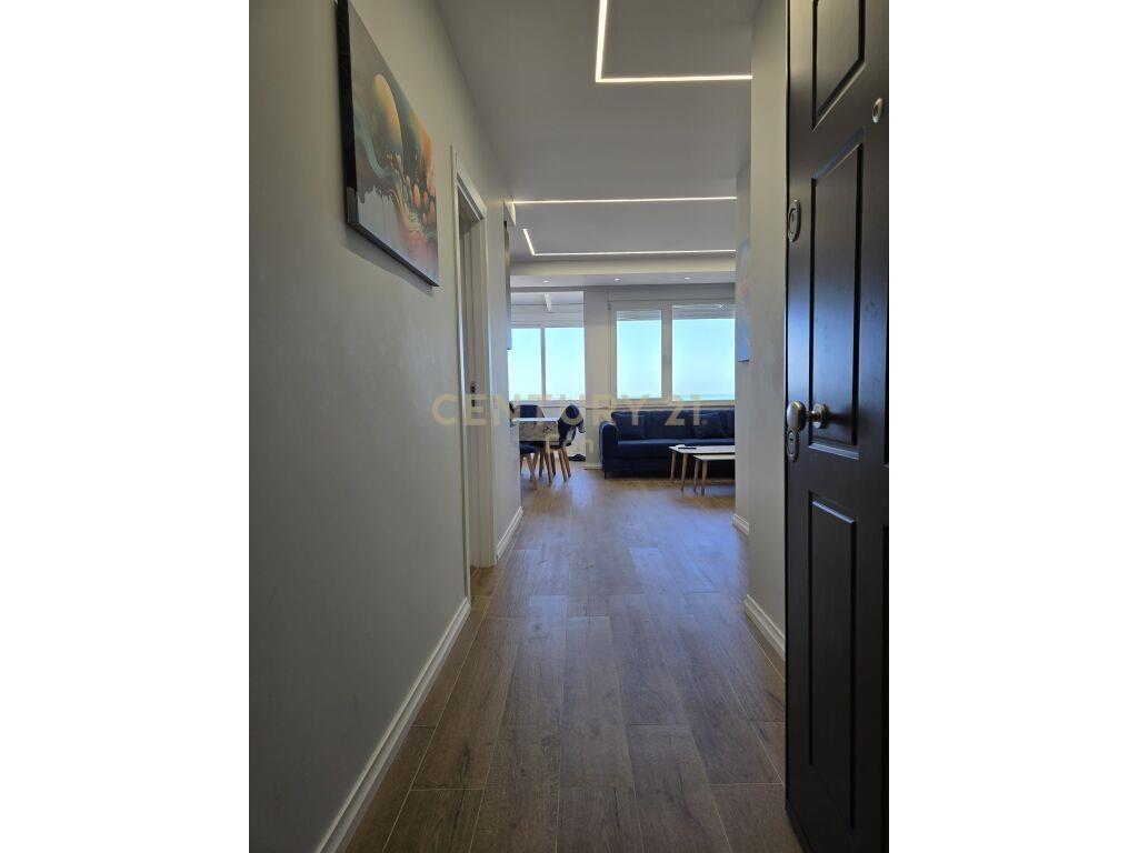 Apartament 1+1 me Pamje Deti në Shkëmbi i Kavajës!