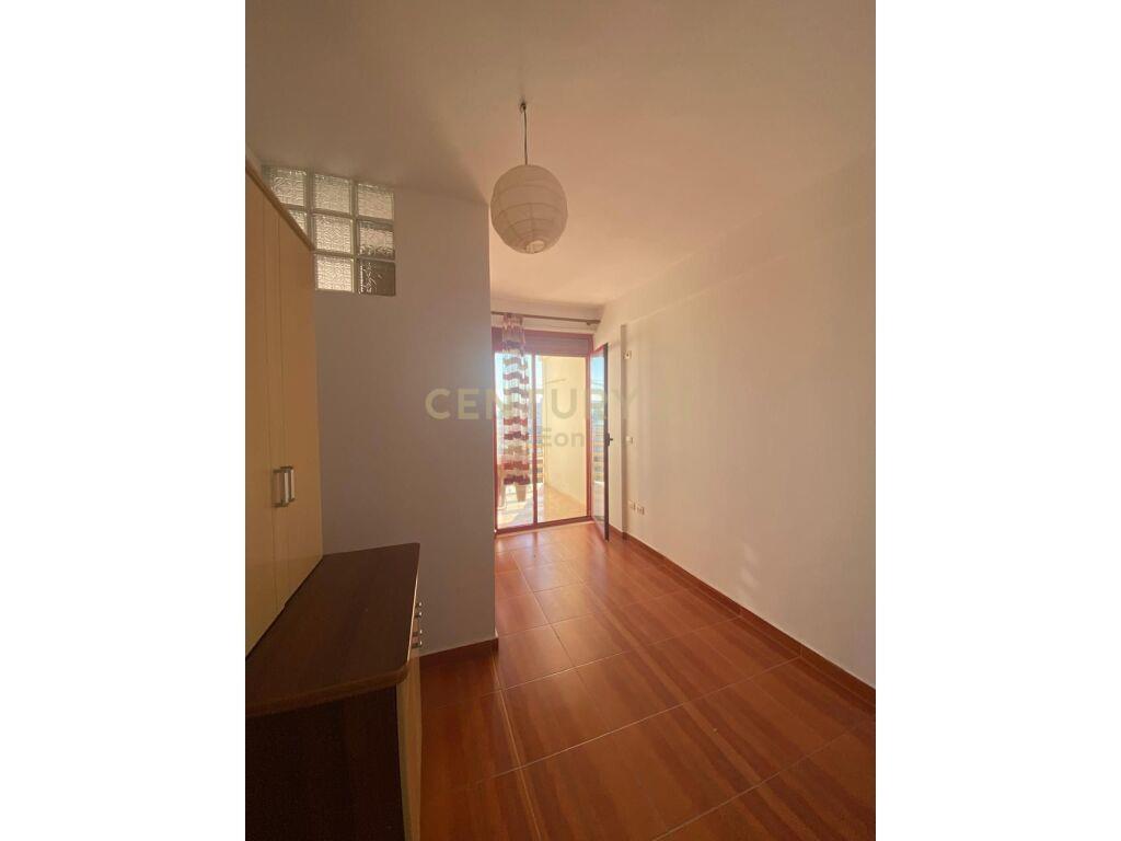 JEPET ME QIRA 2+1, PRANE POLIKLINIKES !